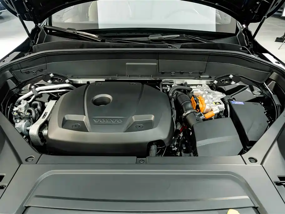 Volvo XC90 Plug-in Hybrid 2026 2025 Facelift T8 Intelligent Luxury 7-Seater