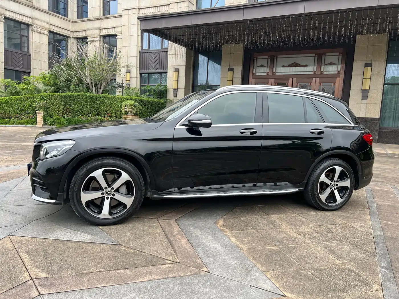 Mercedes-Benz GLC 2018 Facelift GLC 260 4MATIC Luxury фото 6