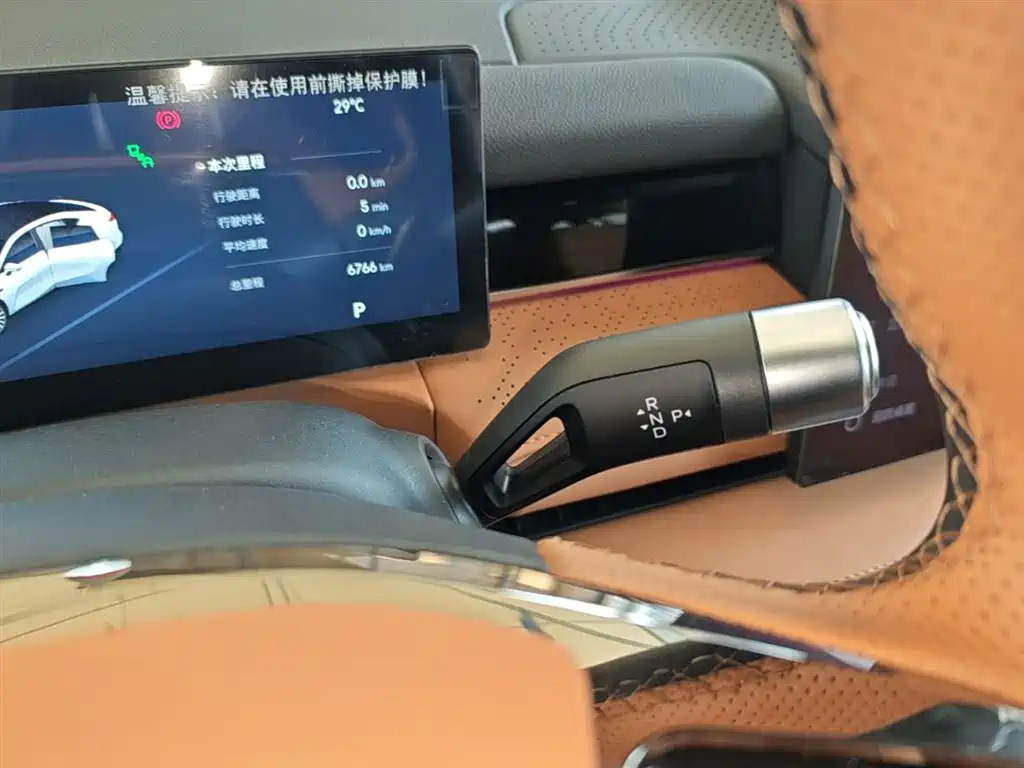 Geely Galaxy Galaxy Xingyao 8 2025 130km EM-P Starship Edition фото 14