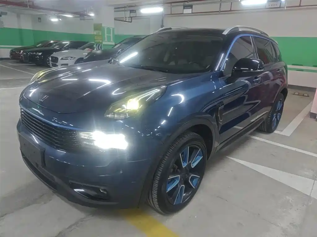 Lynk & Co 01 2017 2.0T 2WD Pro Shine Edition