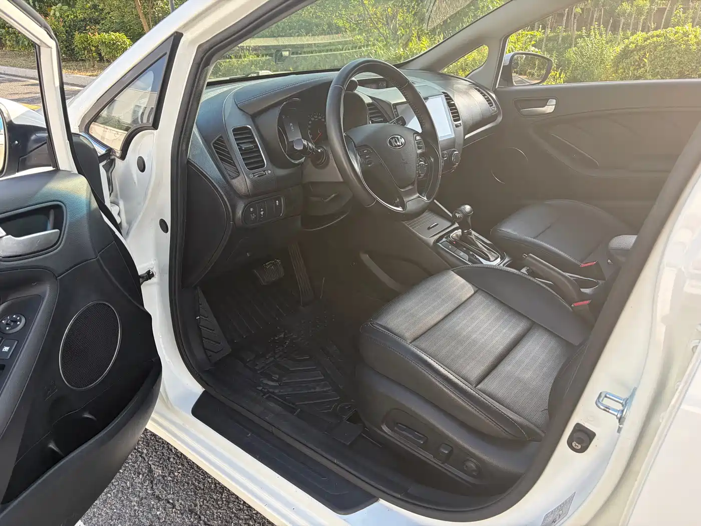 Photo 6 - Kia K3