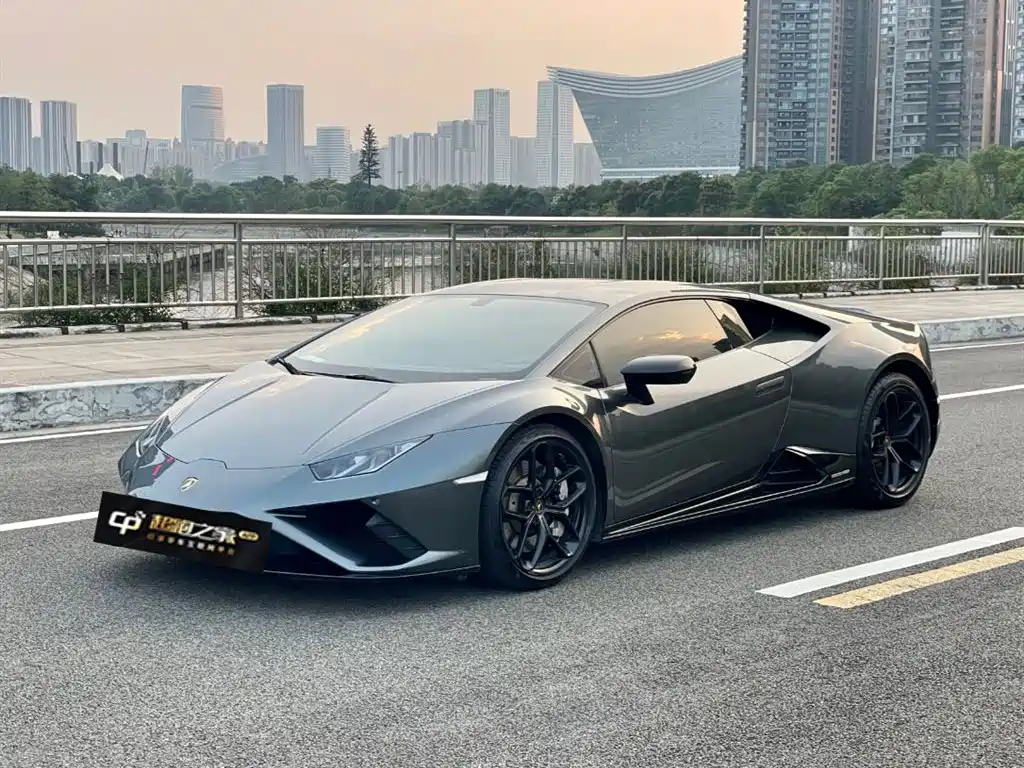 LAMBORGHINI HURACÁN