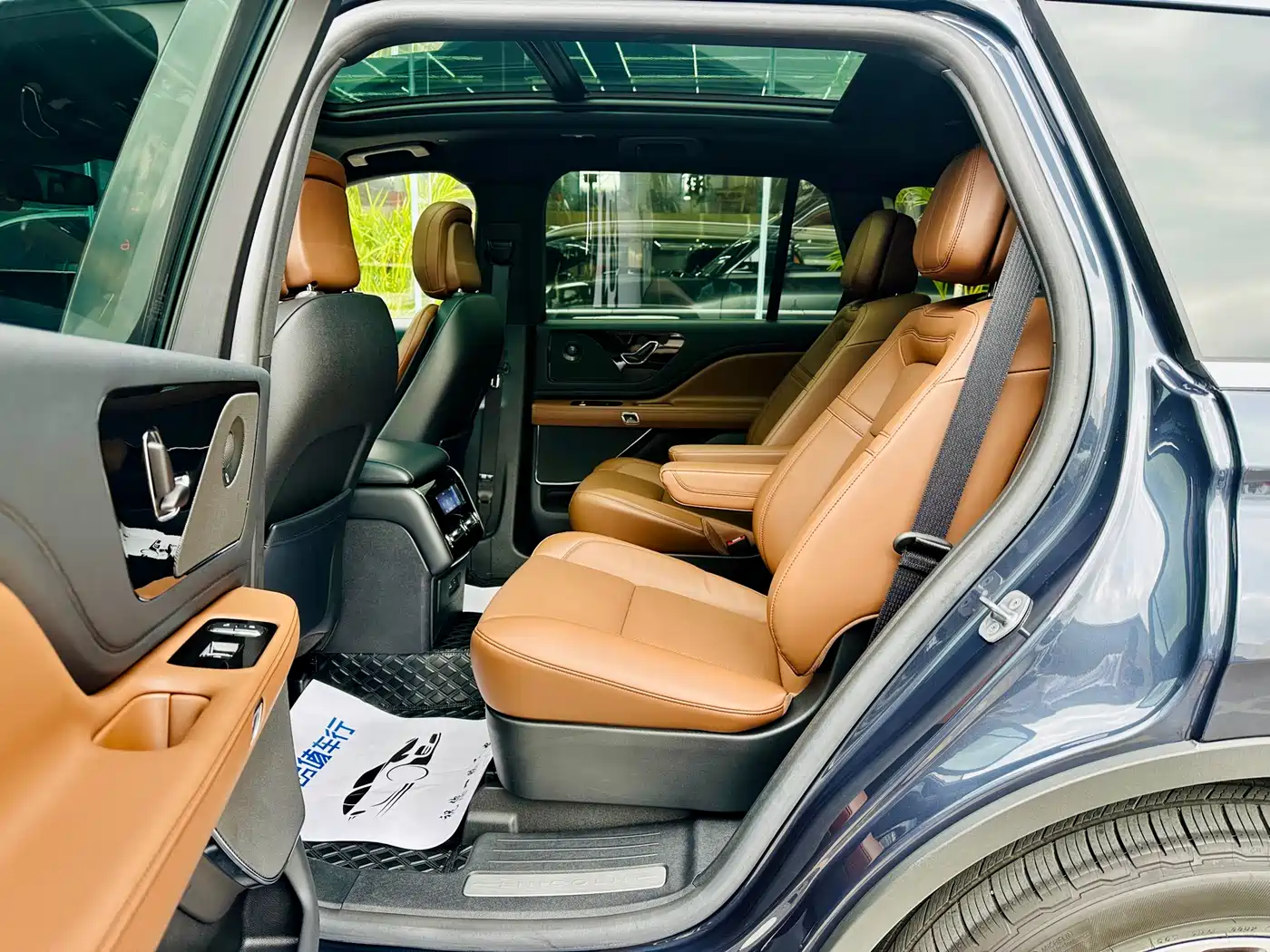 Lincoln Aviator 2023 3.0T V6 AWD Elegance Cruise Edition 6-Seater фото 7