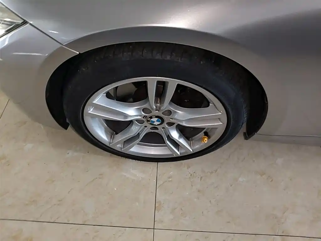 BMW 3 Series 2017 320i M Sport фото 23