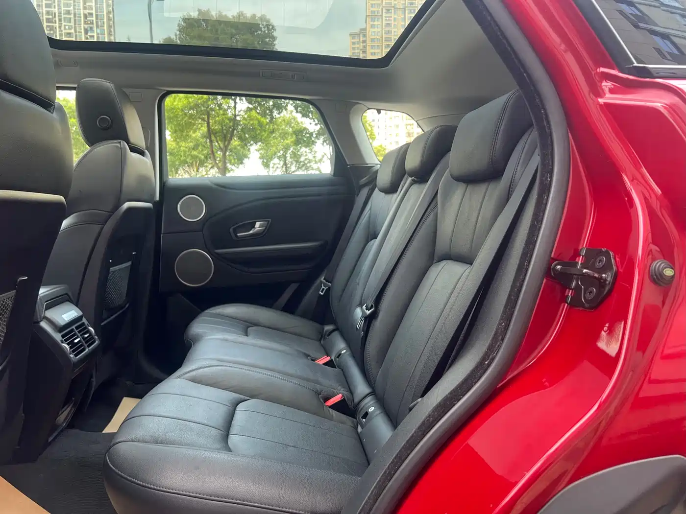 Land Rover Range Rover Evoque 2017 2.0T SE Smart Shine Edition фото 9