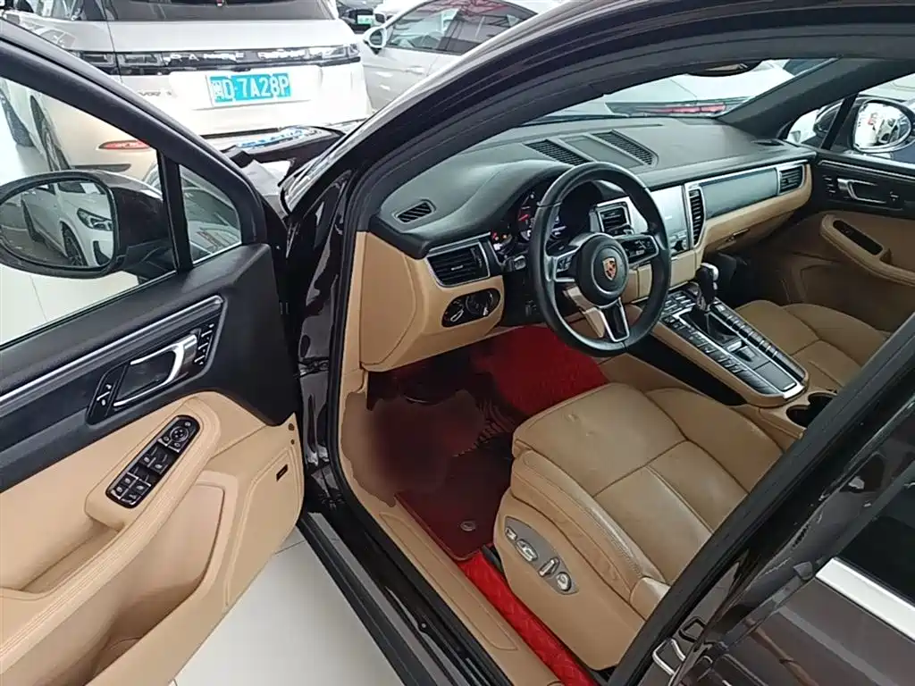 Porsche Macan 2017 Macan 2.0T фото 16