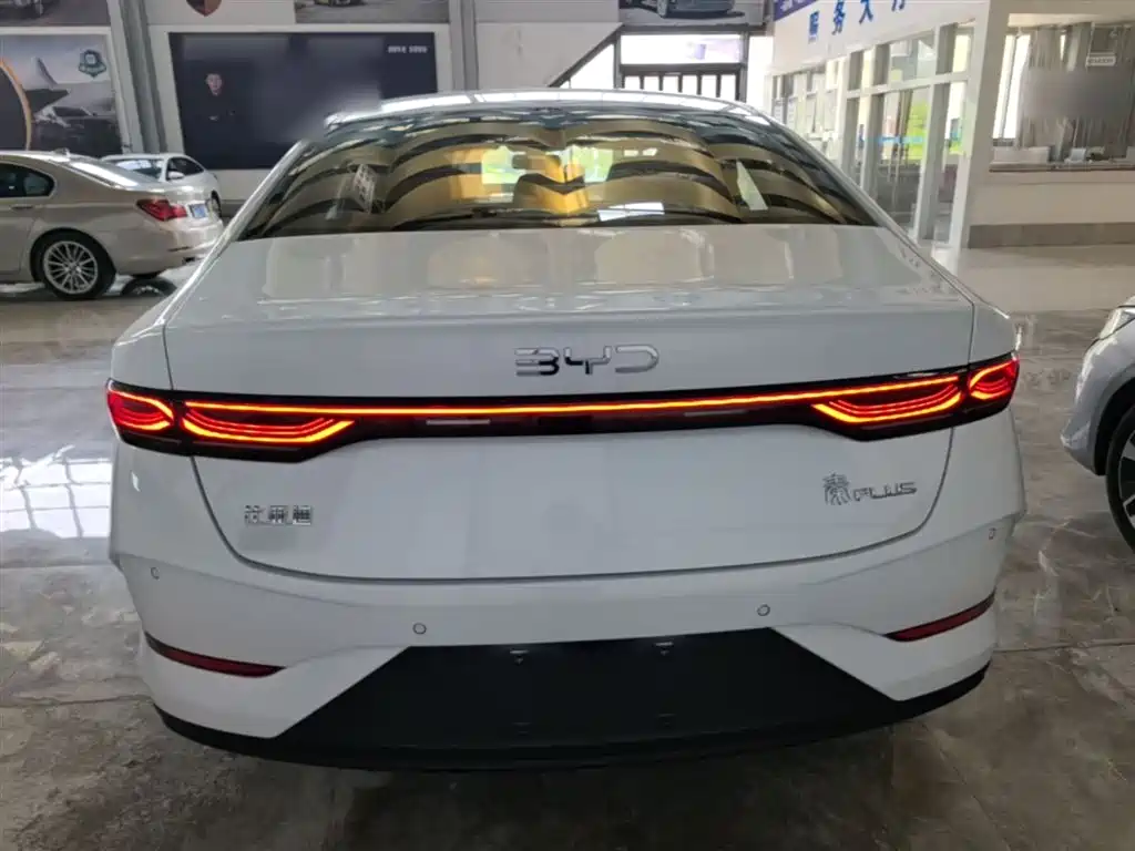 BYD Qin PLUS 2026 DM-i Smart Edition 128KM Progressive фото 6