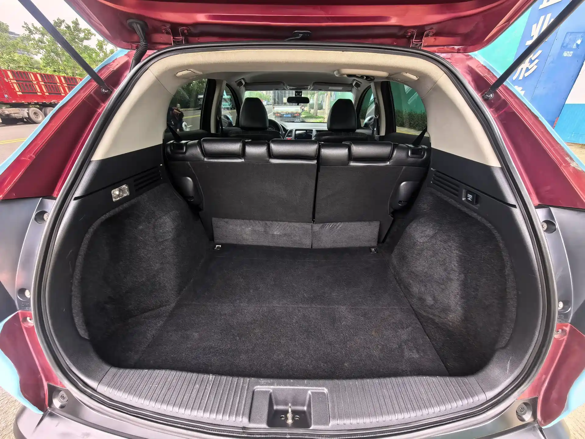 Photo 10 - Honda Vezel
