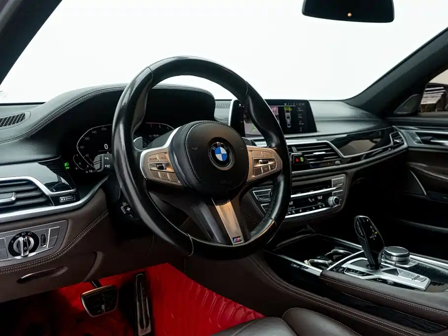 BMW 7 Series 2021 Model 730Li M Sport Package фото 22