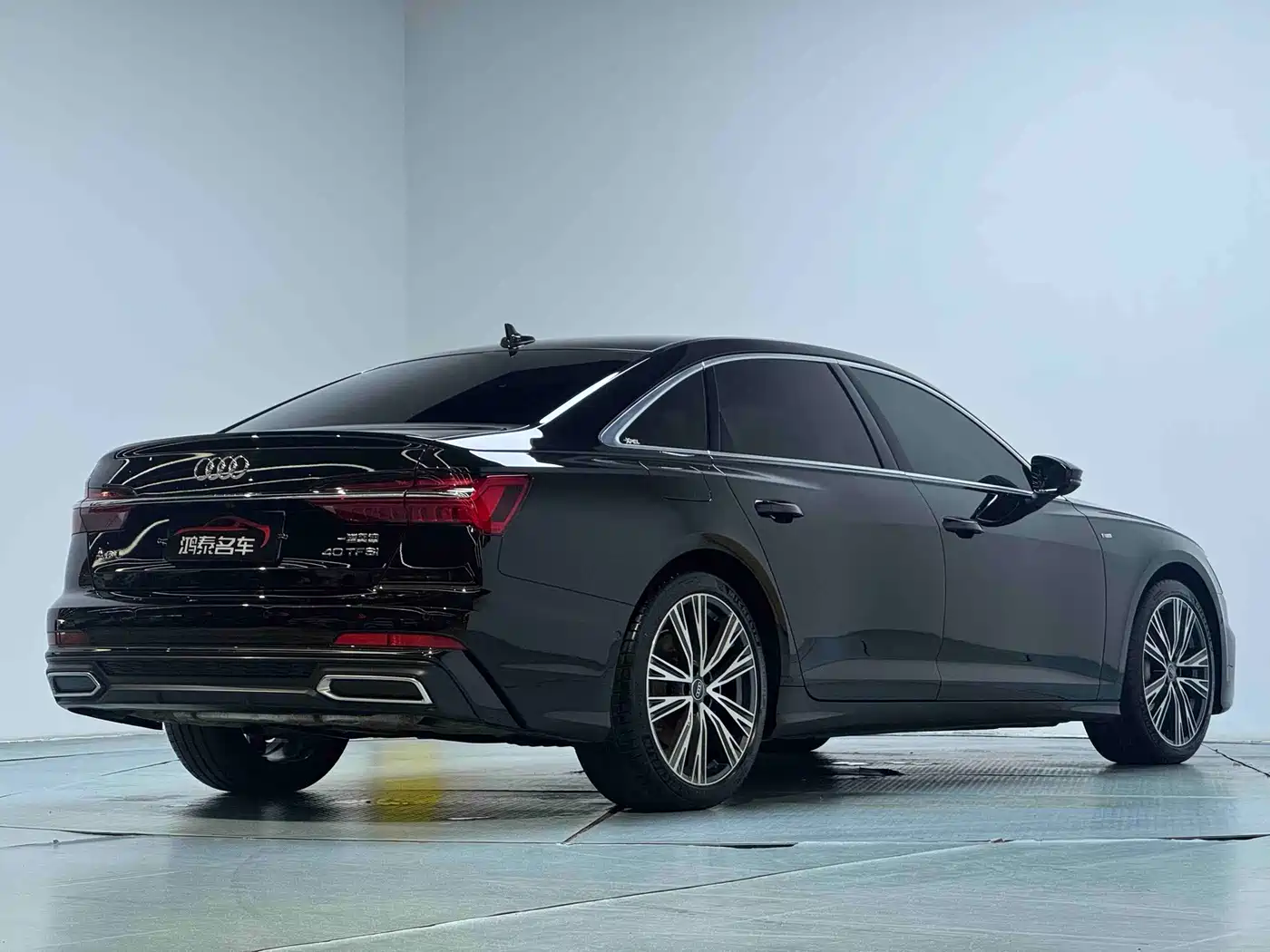 Фото 19 - Audi A6L