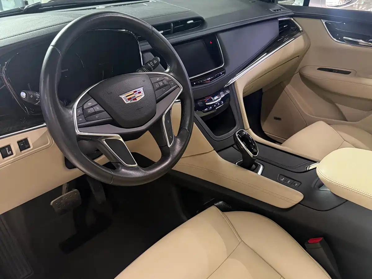 Cadillac XT5 2016 28T AWD Technology Model фото 5