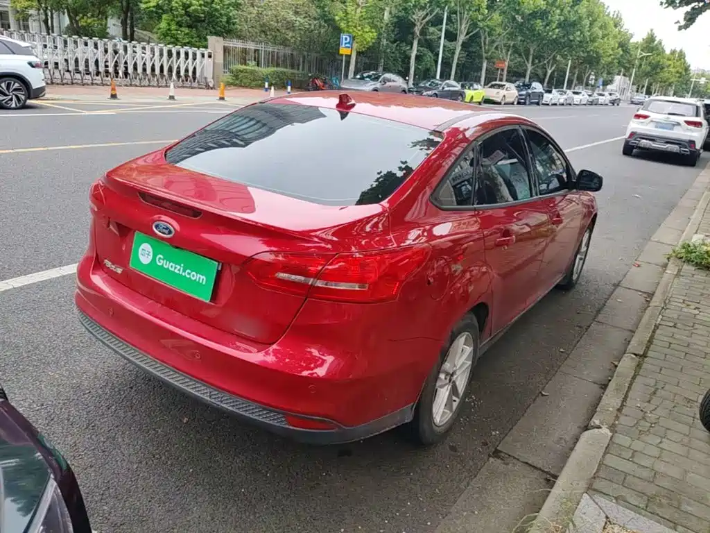 Фото 7 - Ford Focus