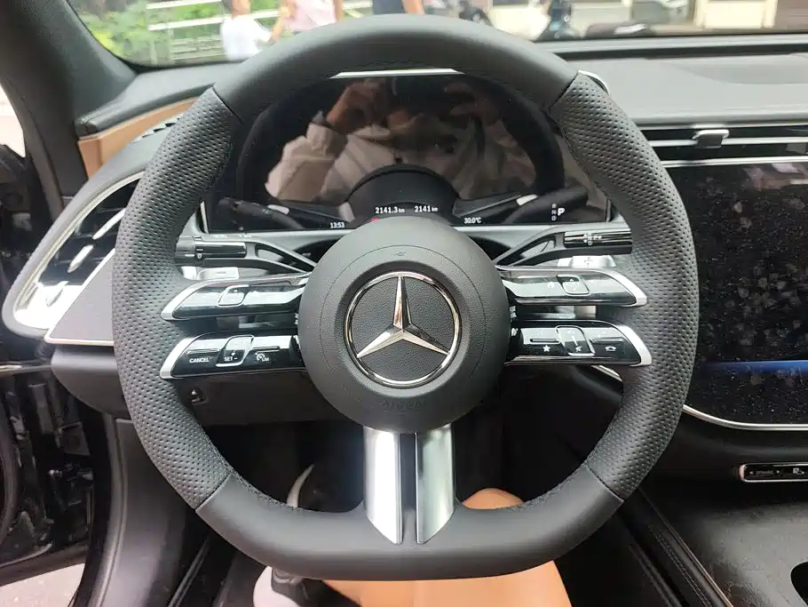 صورة 15 - Mercedes-Benz E-Class