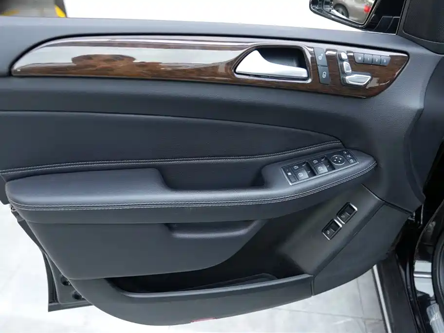 Mercedes-Benz GLS 2018 GLS 400 4MATIC Dynamic фото 5
