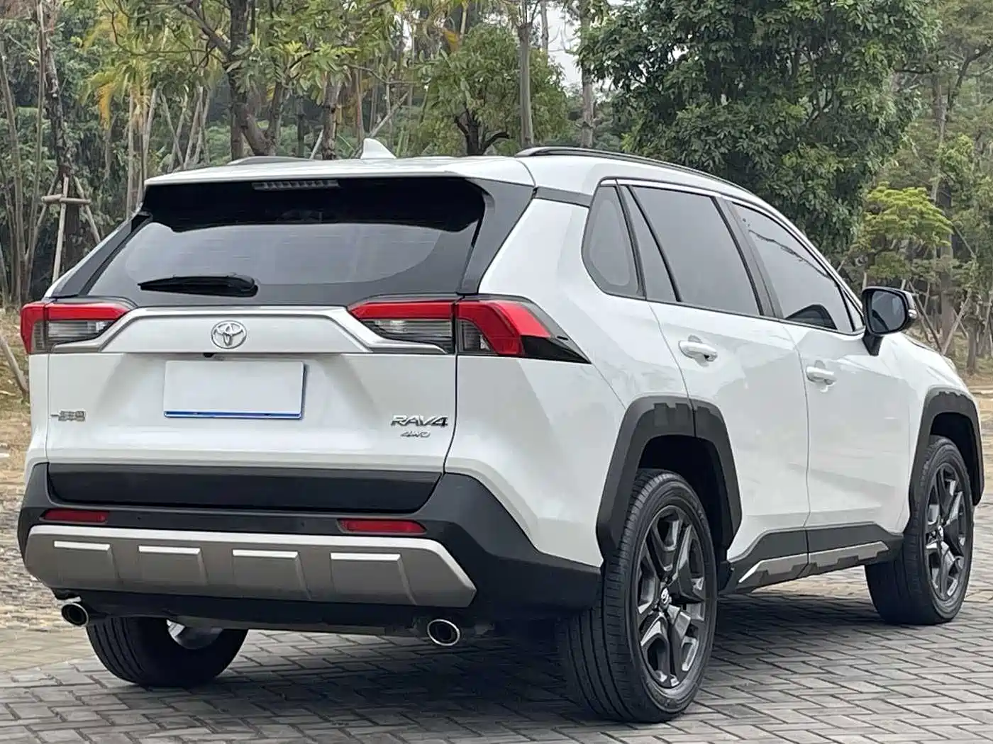 Toyota RAV4 2023 2022 2.0L CVT 4WD Premium Edition