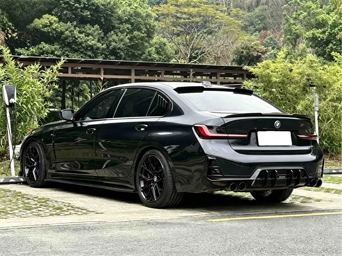 BMW 3 Series 2023 325Li M Sport Package фото 6