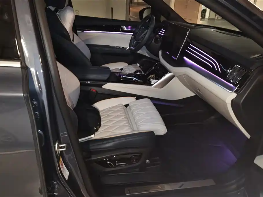 BYD Tang New Energy 2022 DM-p 215KM AWD Flagship фото 8