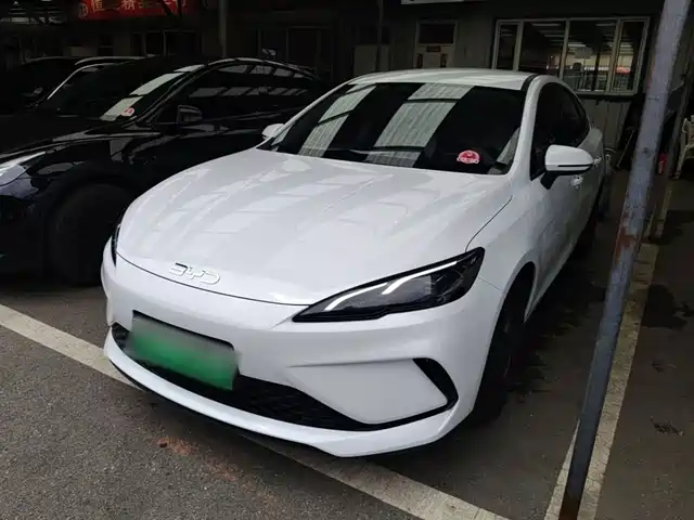 BYD Hai Bao 05 DM-i 2025