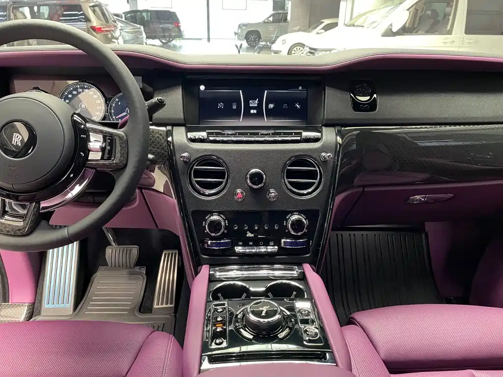 Rolls-Royce Cullinan 2023 2024 Black Badge