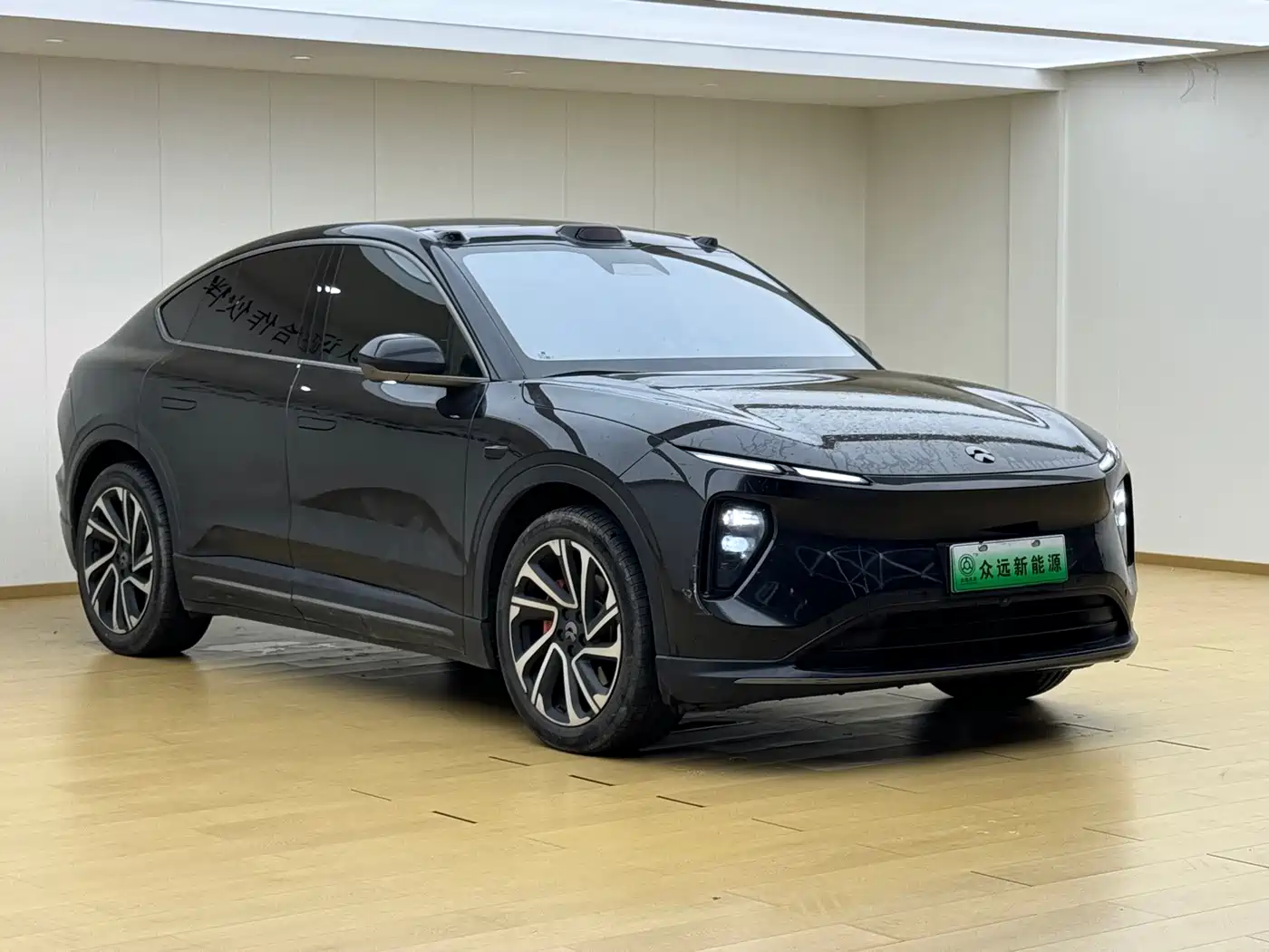 Фото 4 - NIO EC6
