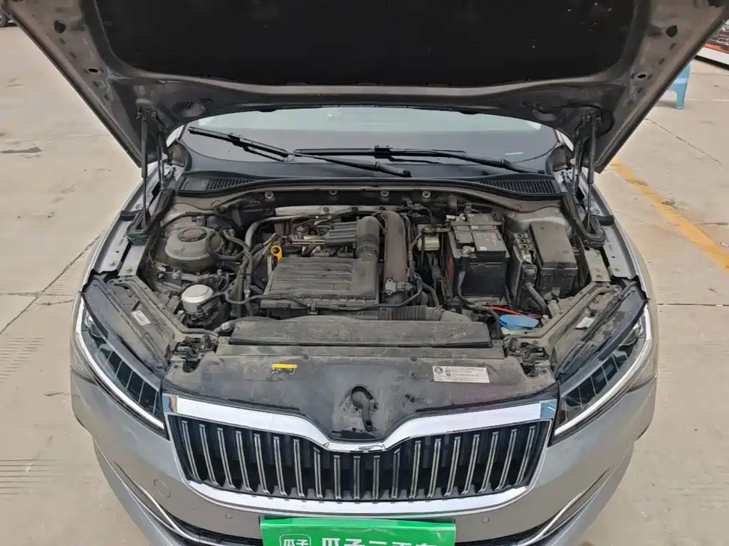 Фото 20 - Škoda Superb