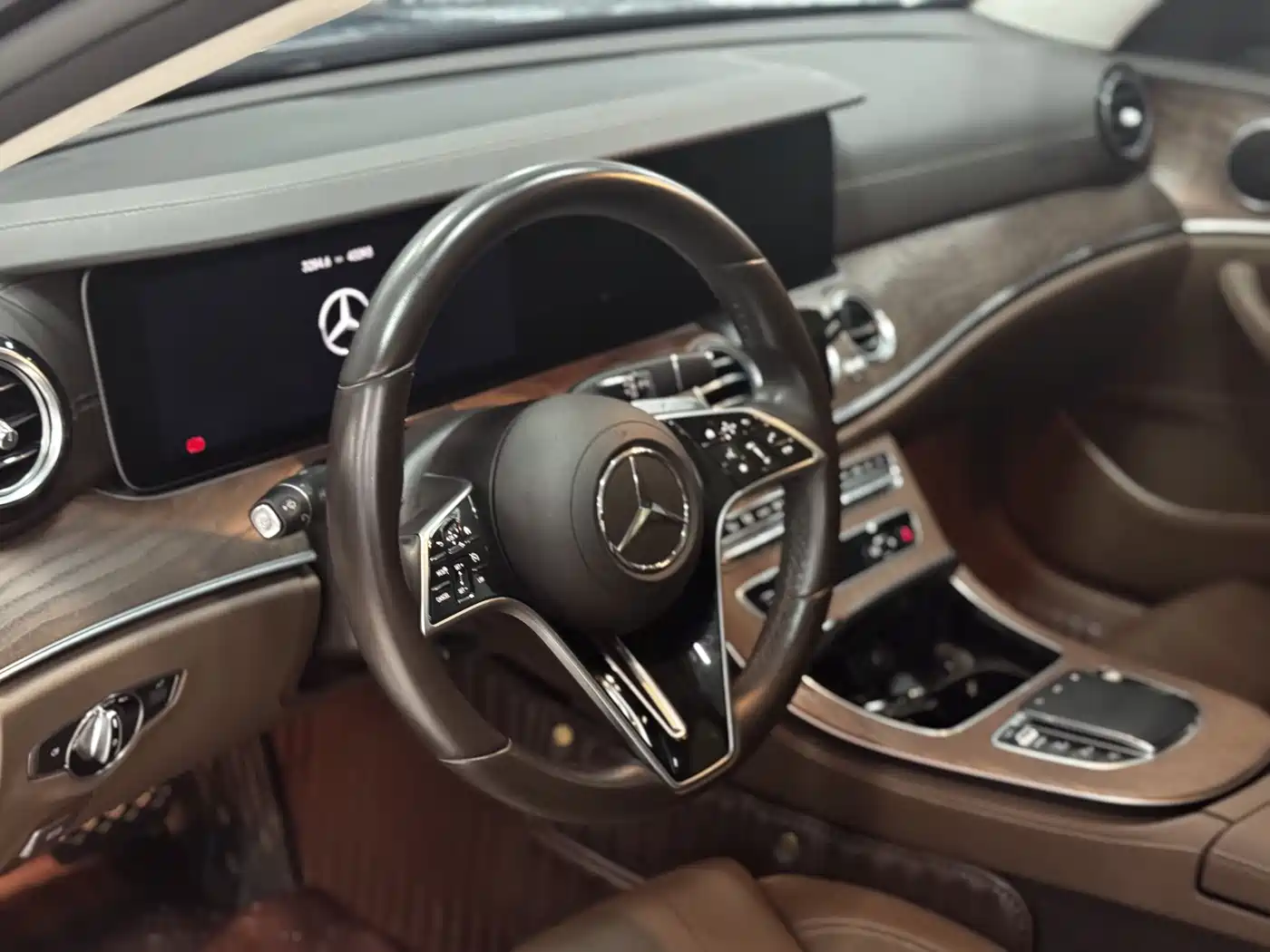 Mercedes-Benz E-Class 2023 E 260 L фото 6