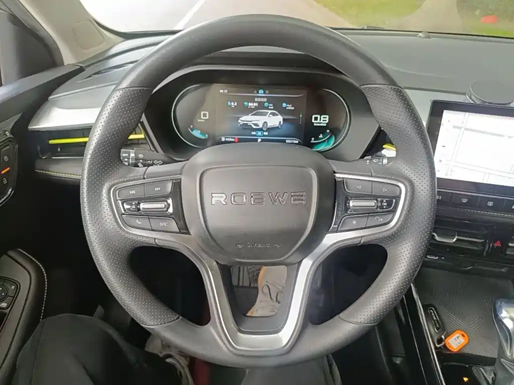 Фото 11 - Roewe i5