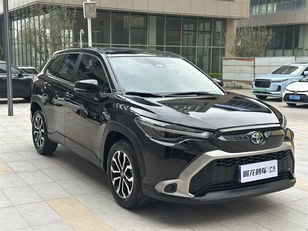 Toyota Frontlander 2023 2.0L CVT Luxury Edition фото 5