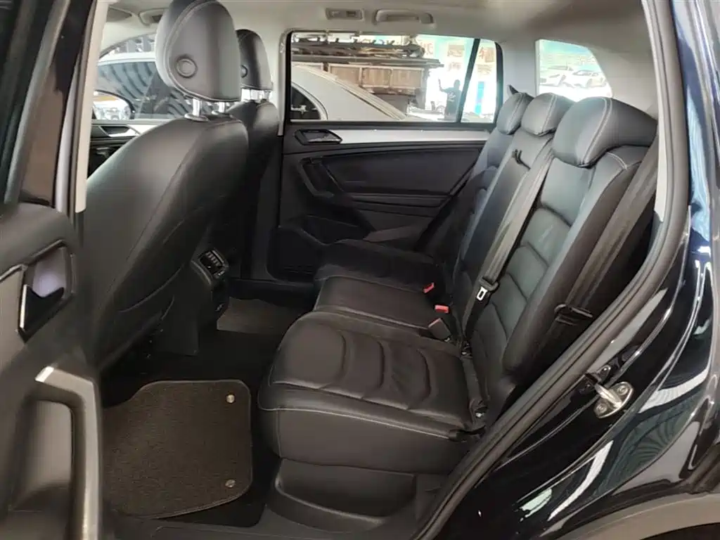 Volkswagen Tiguan L 2019 330TSI Auto 2WD Smart Luxury Edition China V фото 17