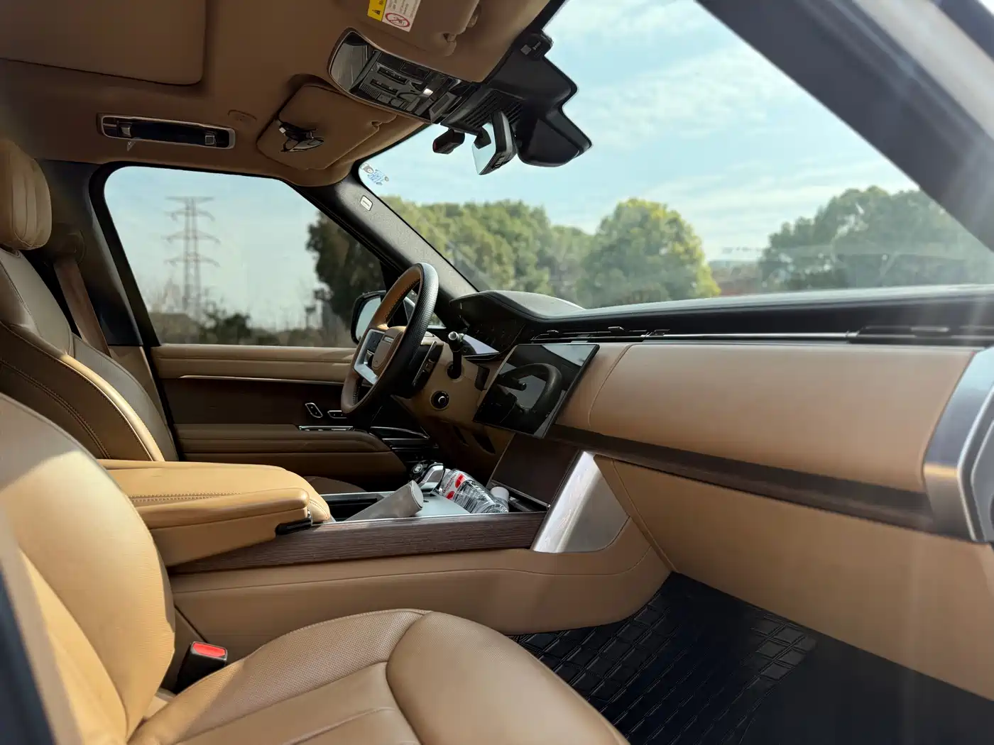 Land Rover Range Rover 2024 3.0 L6 400PS Golden Age Extended 7-Seater фото 5