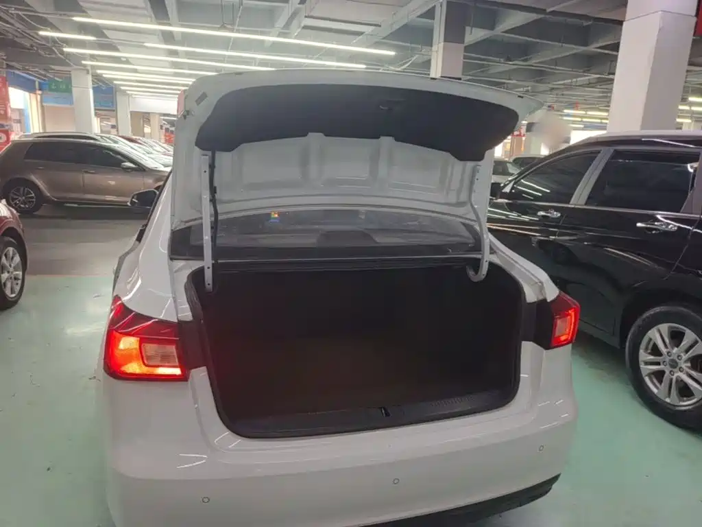 Photo 19 - Roewe 360