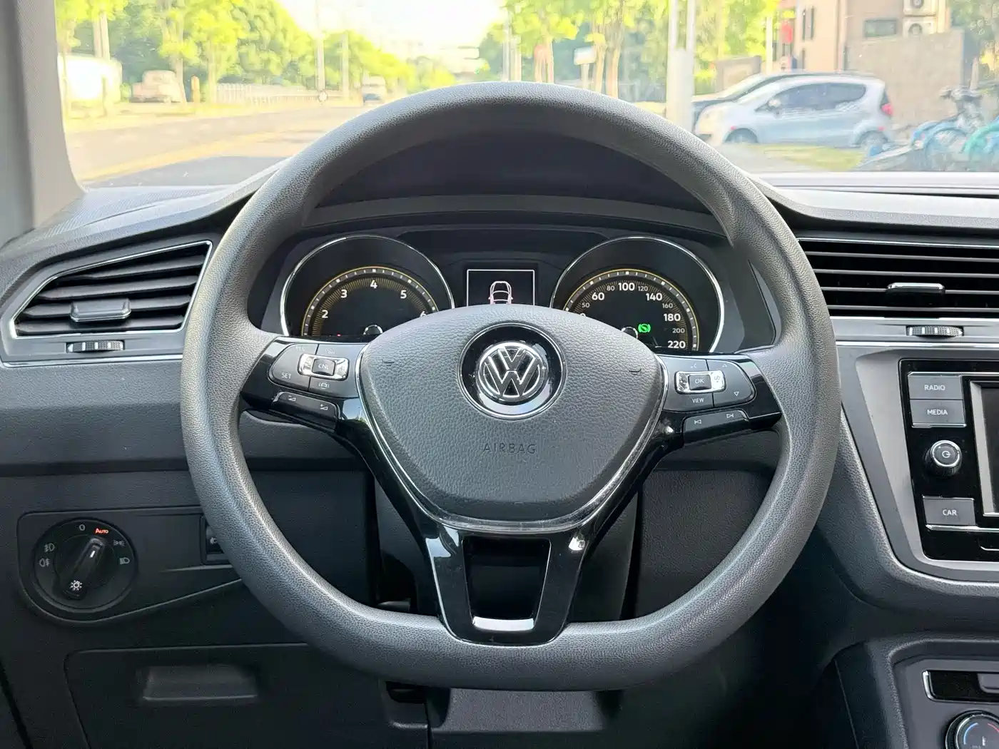 Volkswagen Tiguan L 2020 330TSI Auto 2WD Trend China VI фото 13