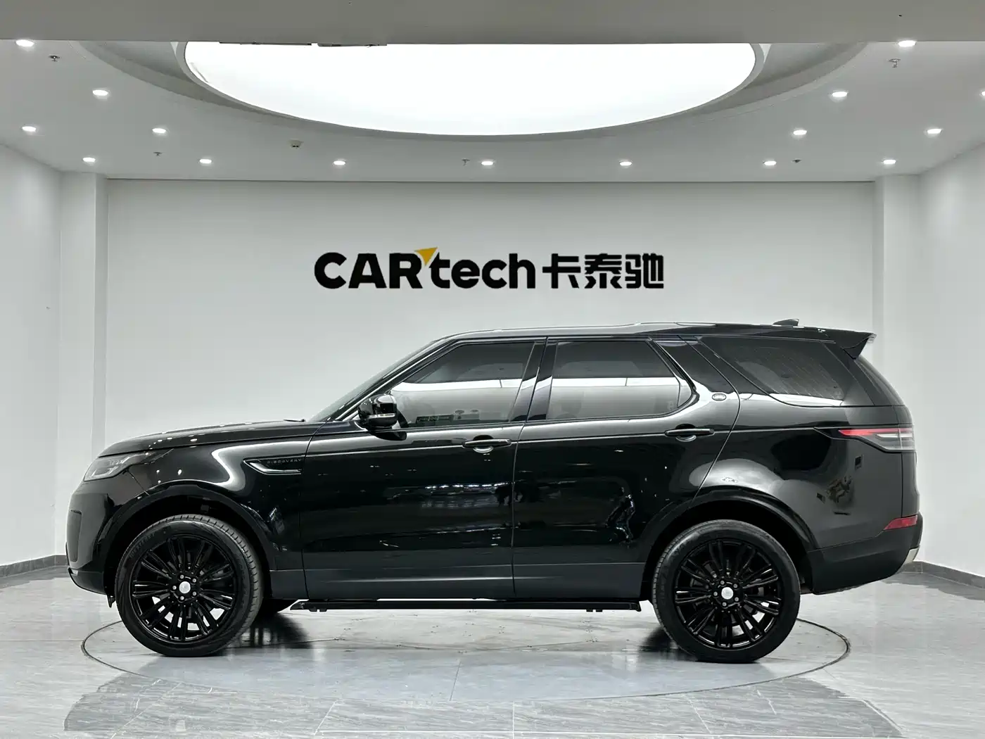 Land Rover Discovery 2017 3.0 SC V6 SE фото 5