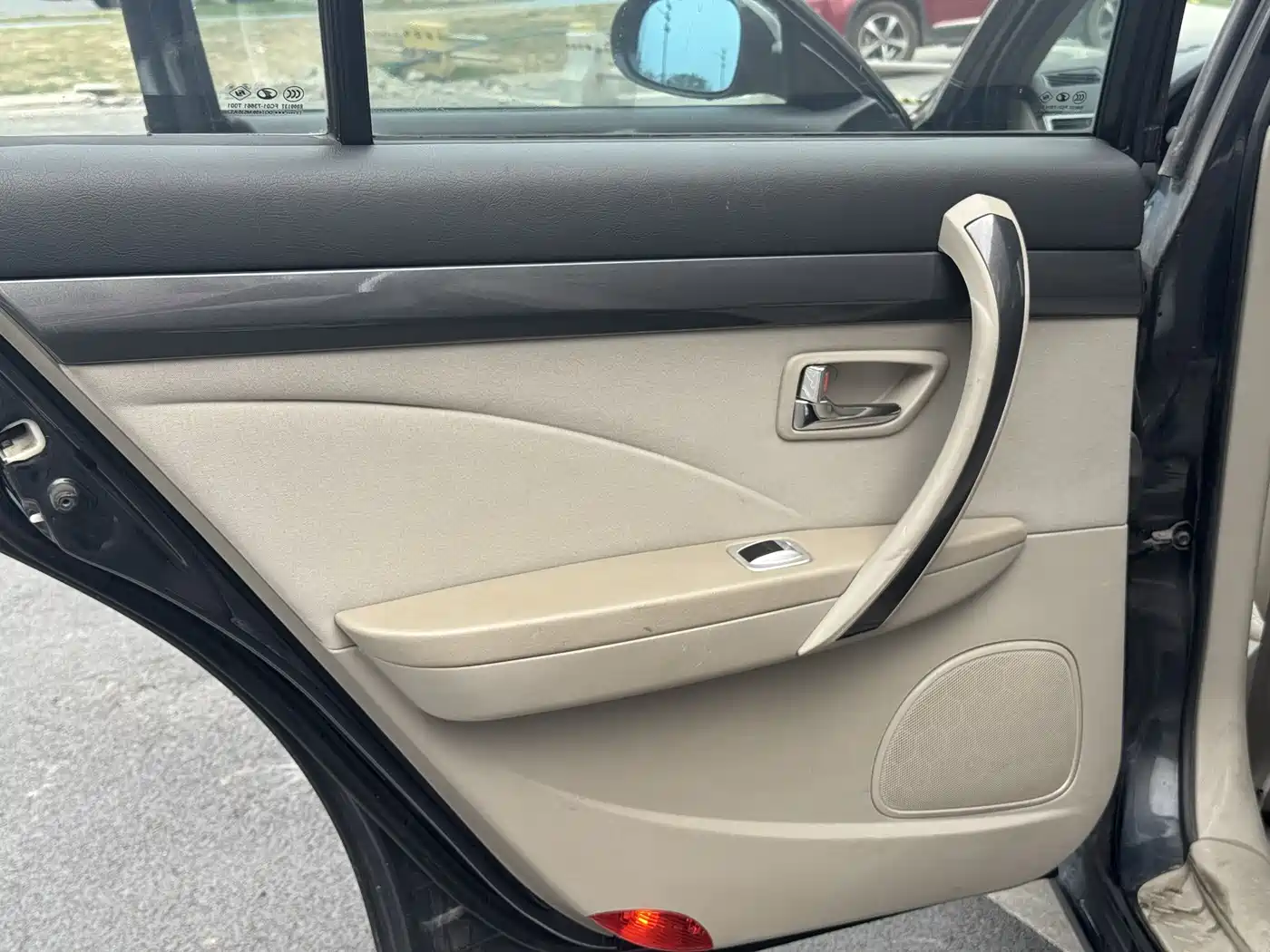 Besturn B70 2011 2010 2.0L Manual Fashion