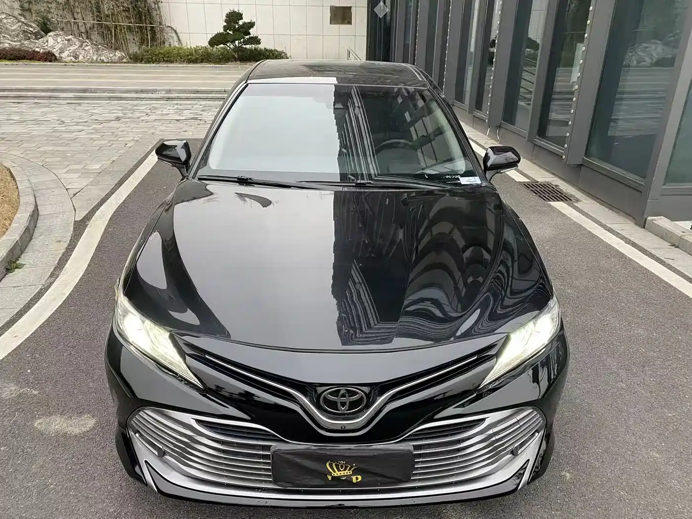 Toyota Camry 2018 2.5G Luxury Edition фото 2