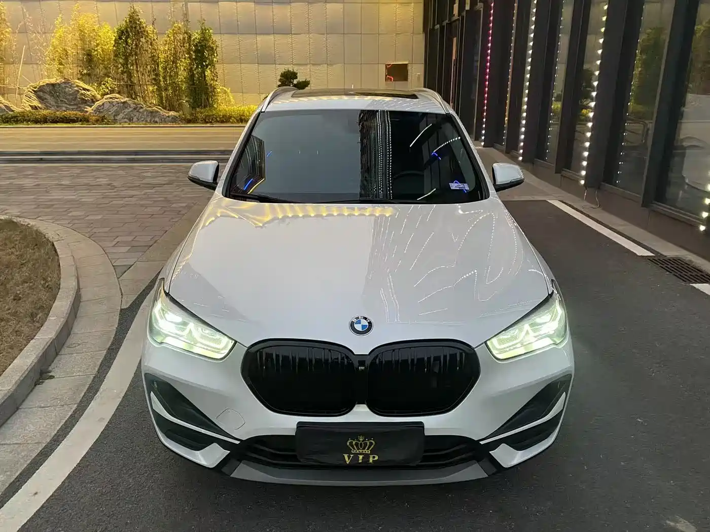 BMW X1 2022 sDrive25Li Leading фото 2