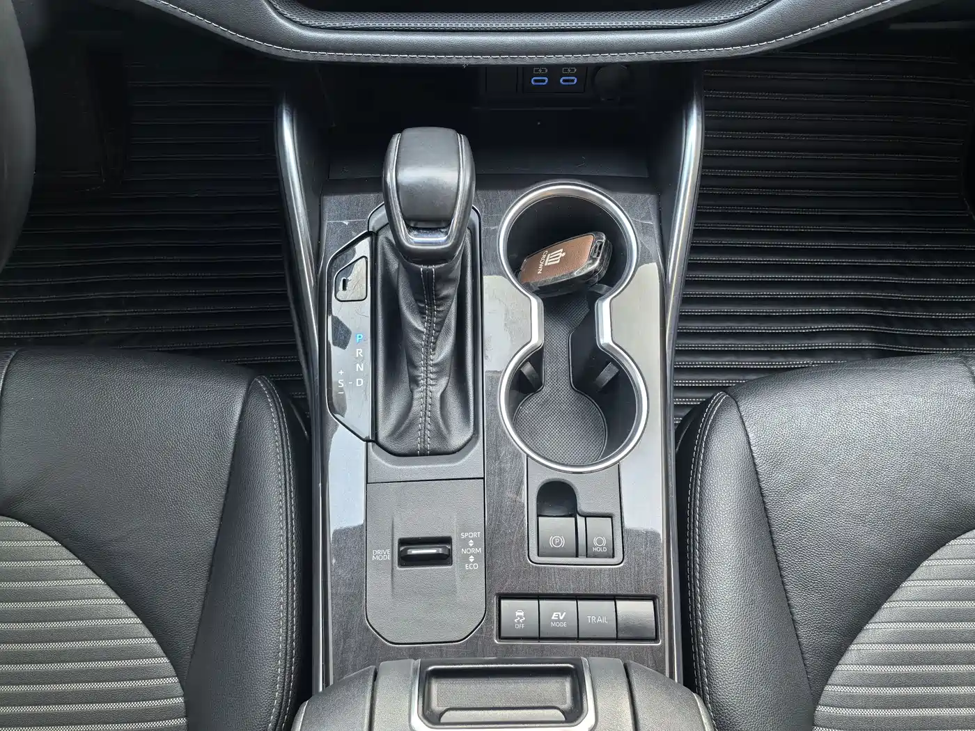 Фото 22 - Toyota Crown Kluger