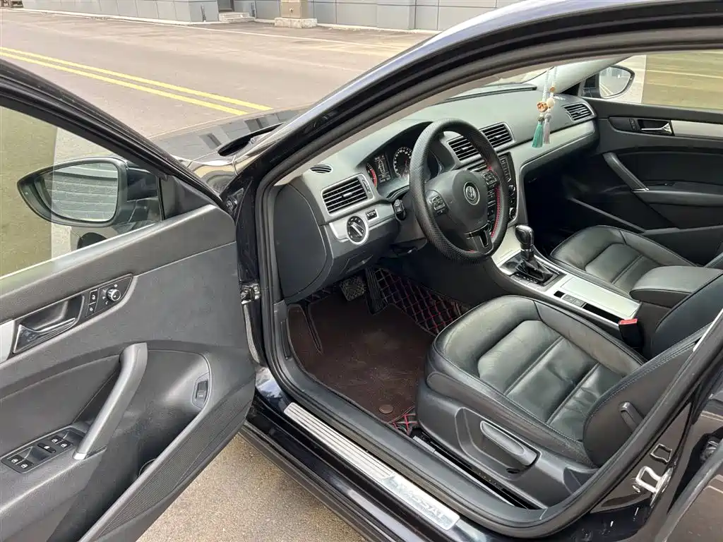 Volkswagen Passat 2015 1.8TSI Automatic Prestige Edition фото 6