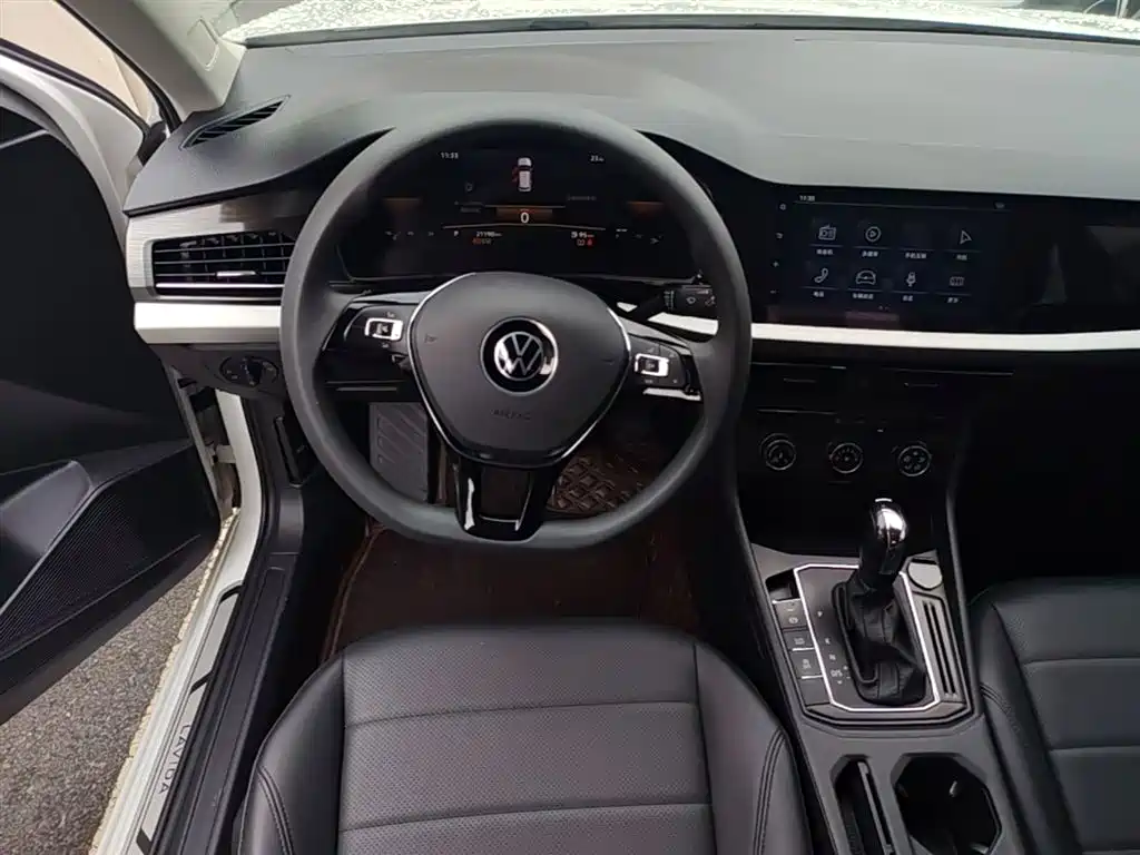 Volkswagen Lavida 2022 1.5L Auto Comfort Edition фото 11