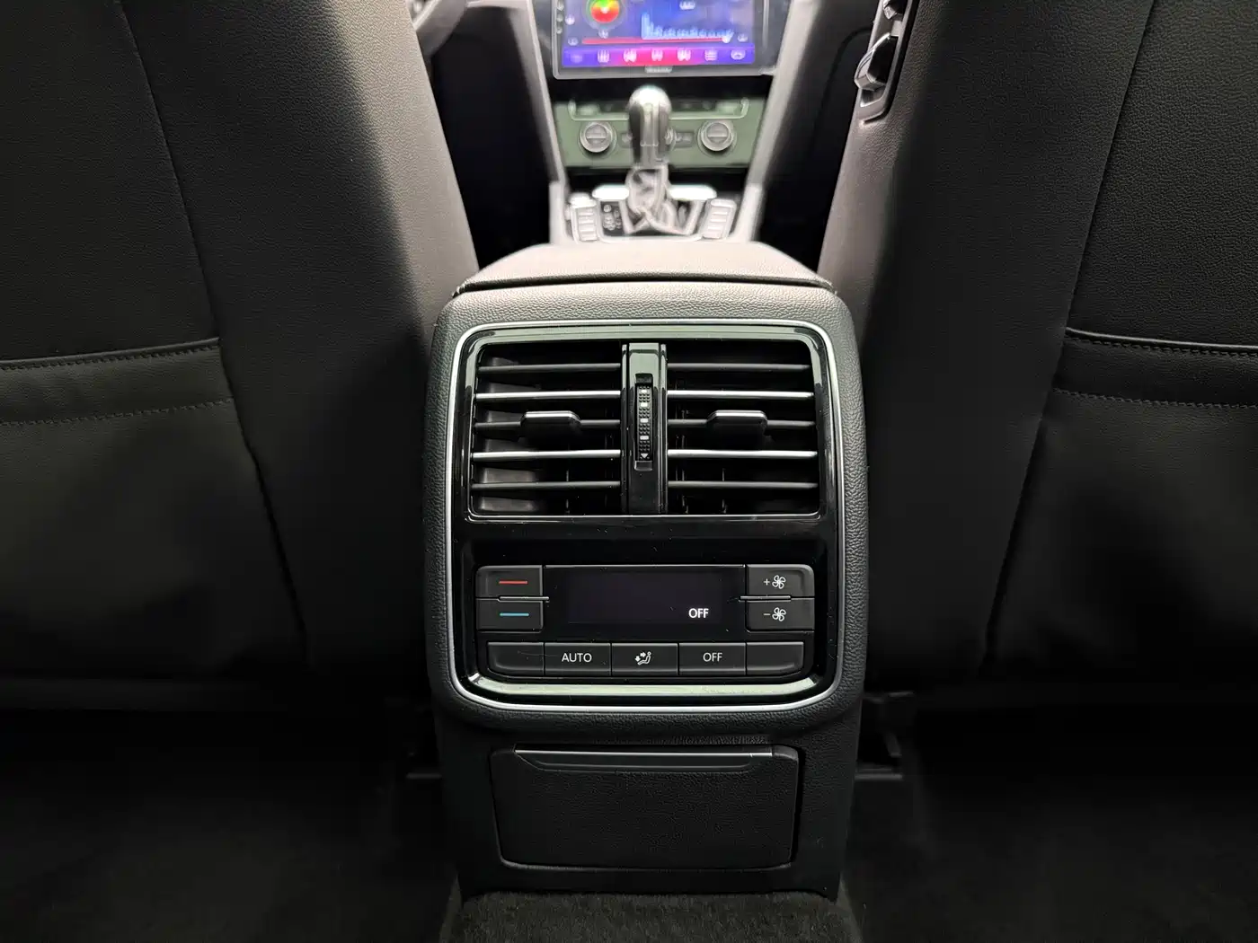 Volkswagen Magotan 2017 330TSI DSG Luxury фото 14