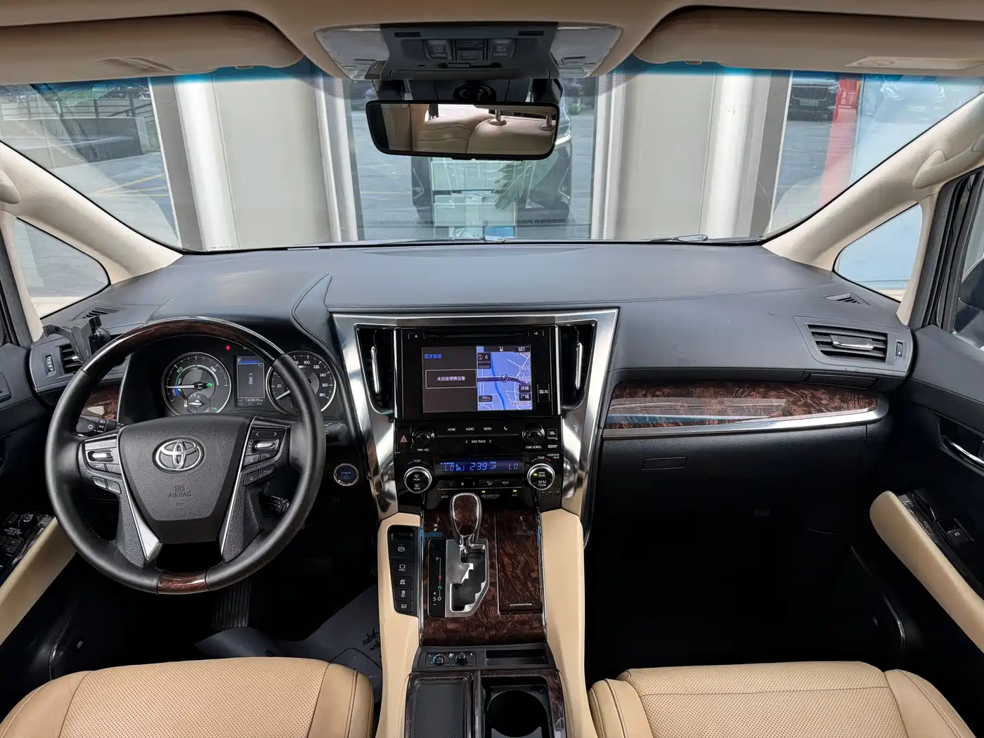 Toyota Alphard 2019 Hybrid 2.5L Luxury фото 10