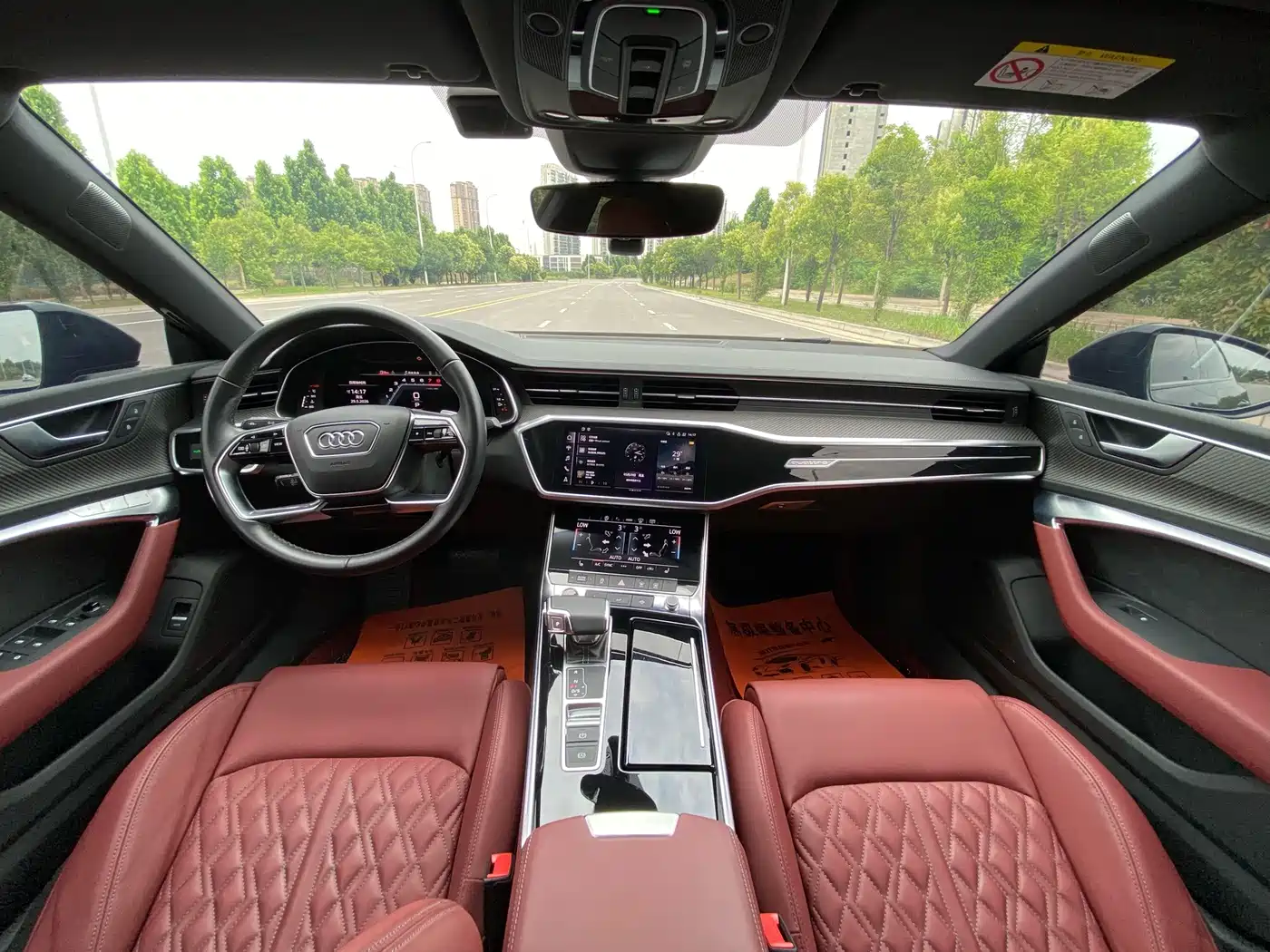 Фото 15 - Audi A7L