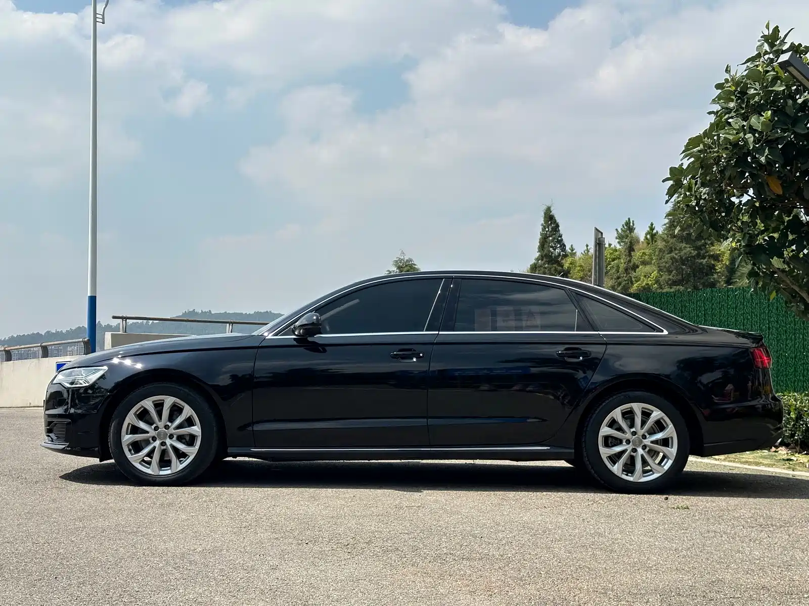 Фото 4 - Audi A6L