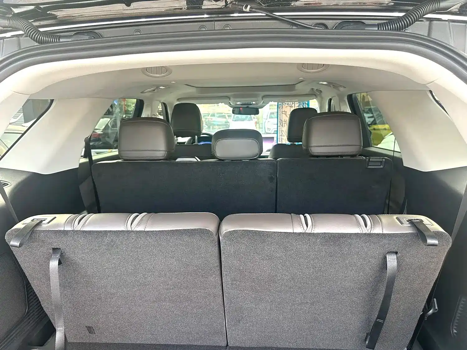 Фото 9 - Ford Explorer
