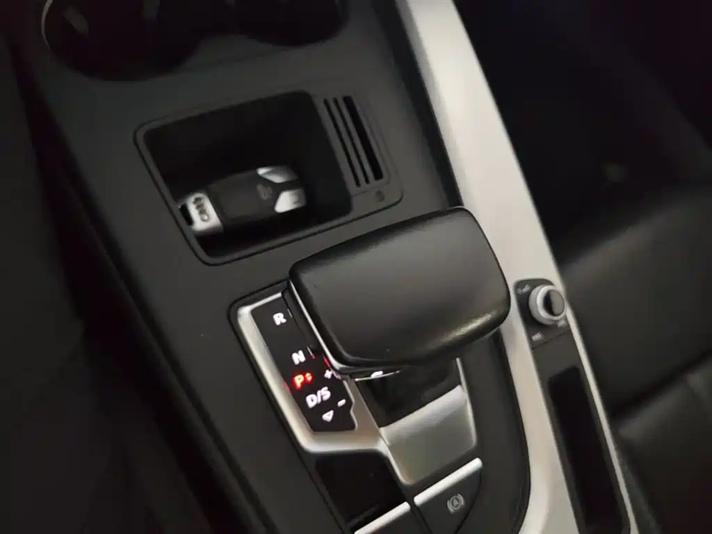 Audi A4L 2022 40 TFSI Luxury Dynamic фото 21