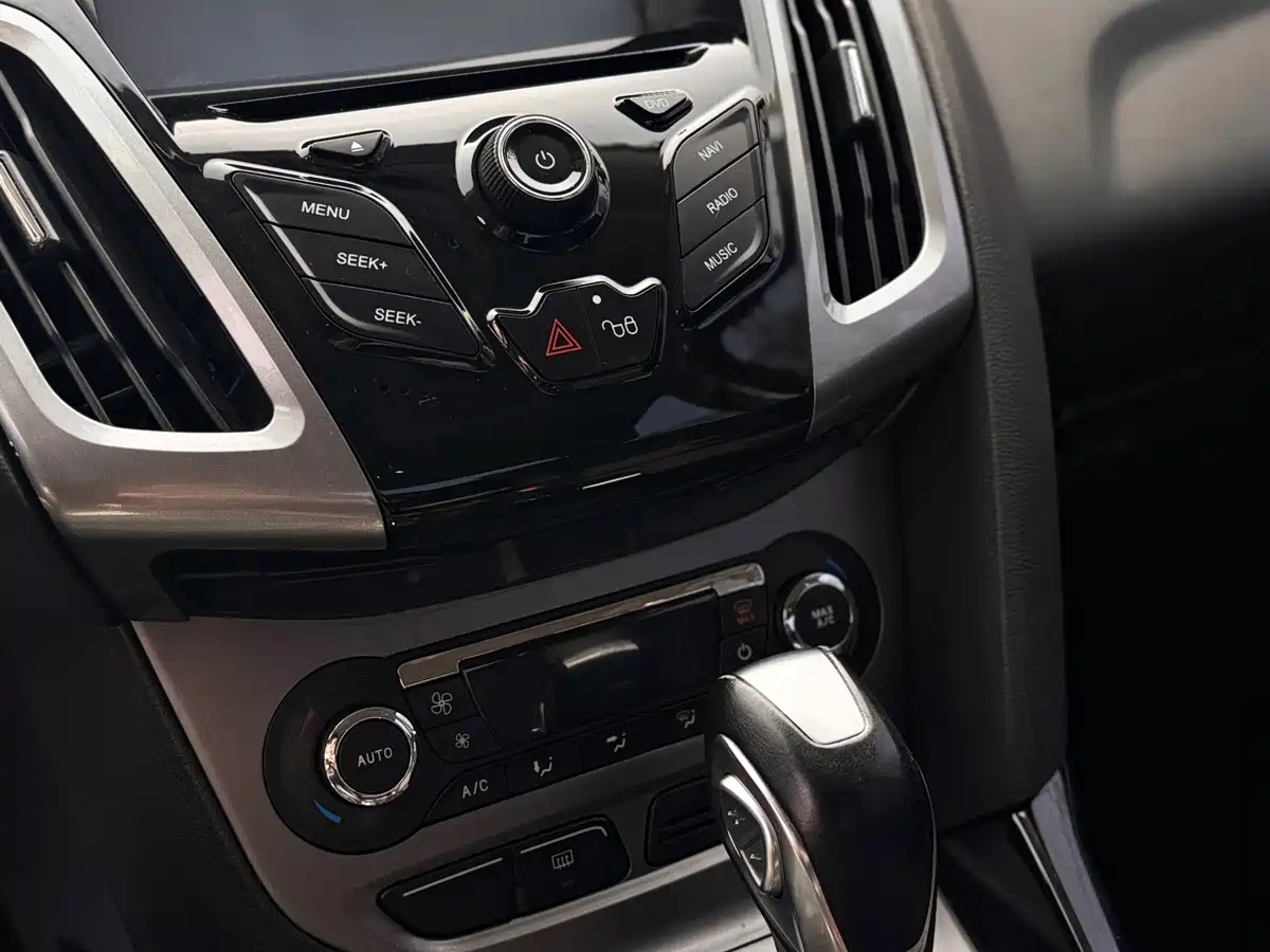 Фото 8 - Ford Focus