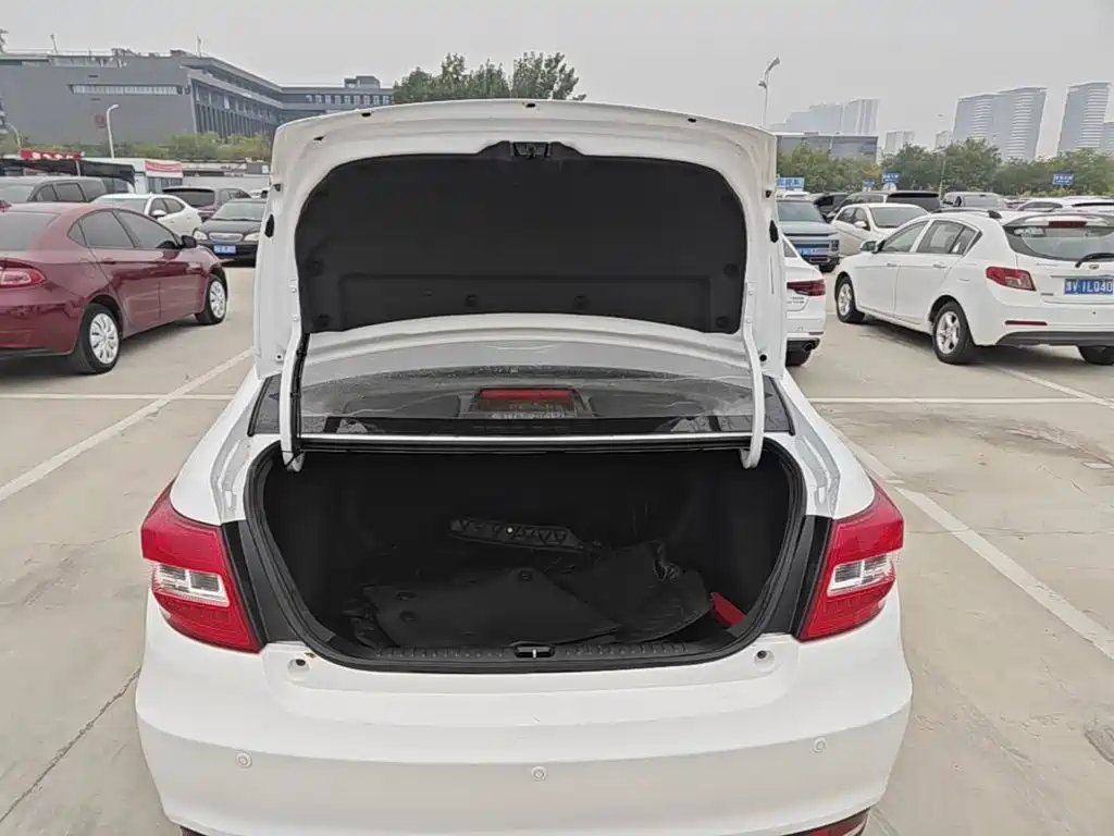 Фото 19 - Geely Vision