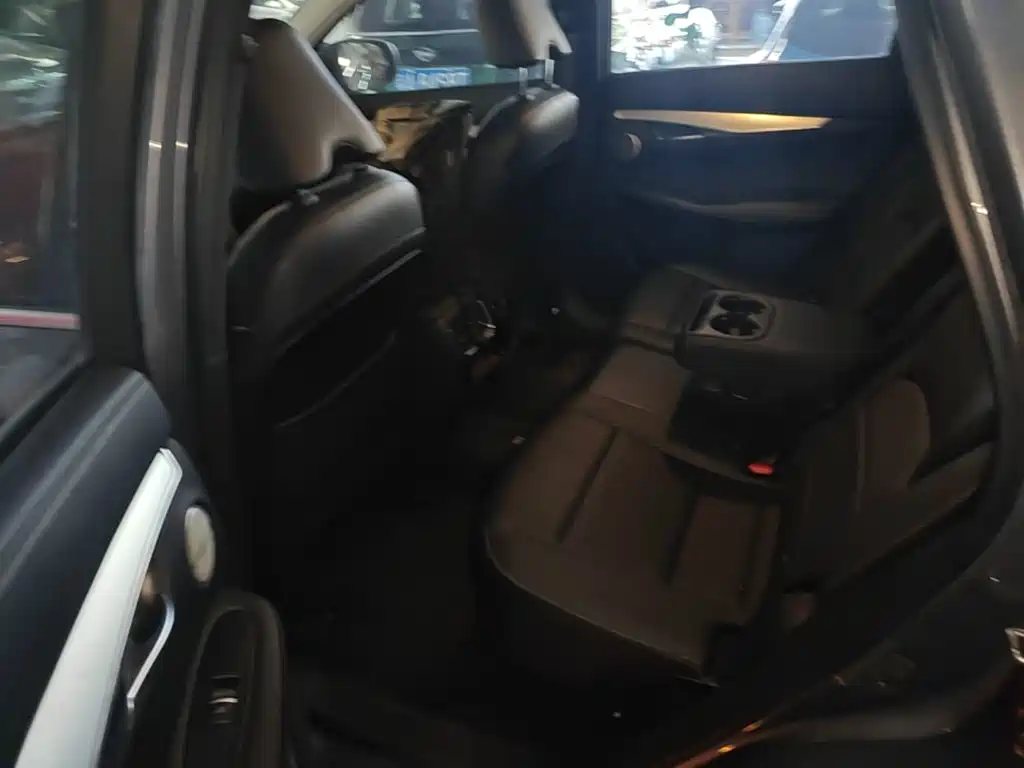 Photo 17 - Infiniti QX50