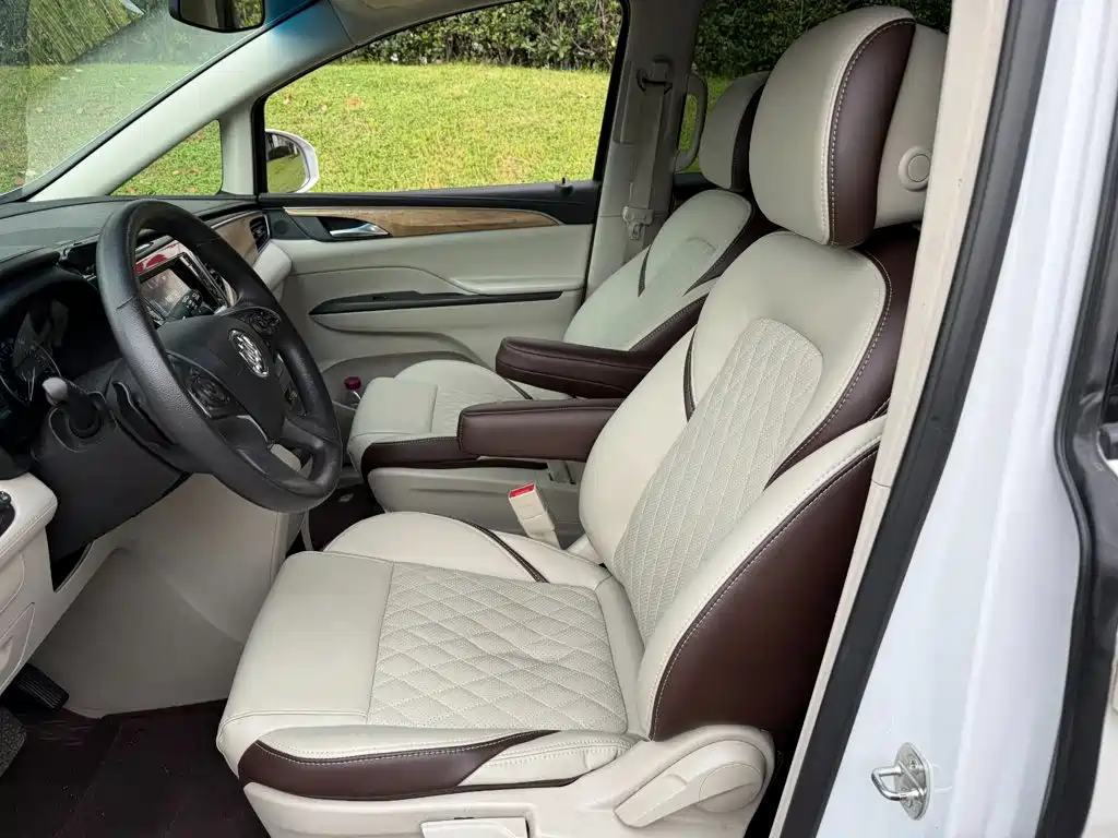 Фото 8 - Buick GL8