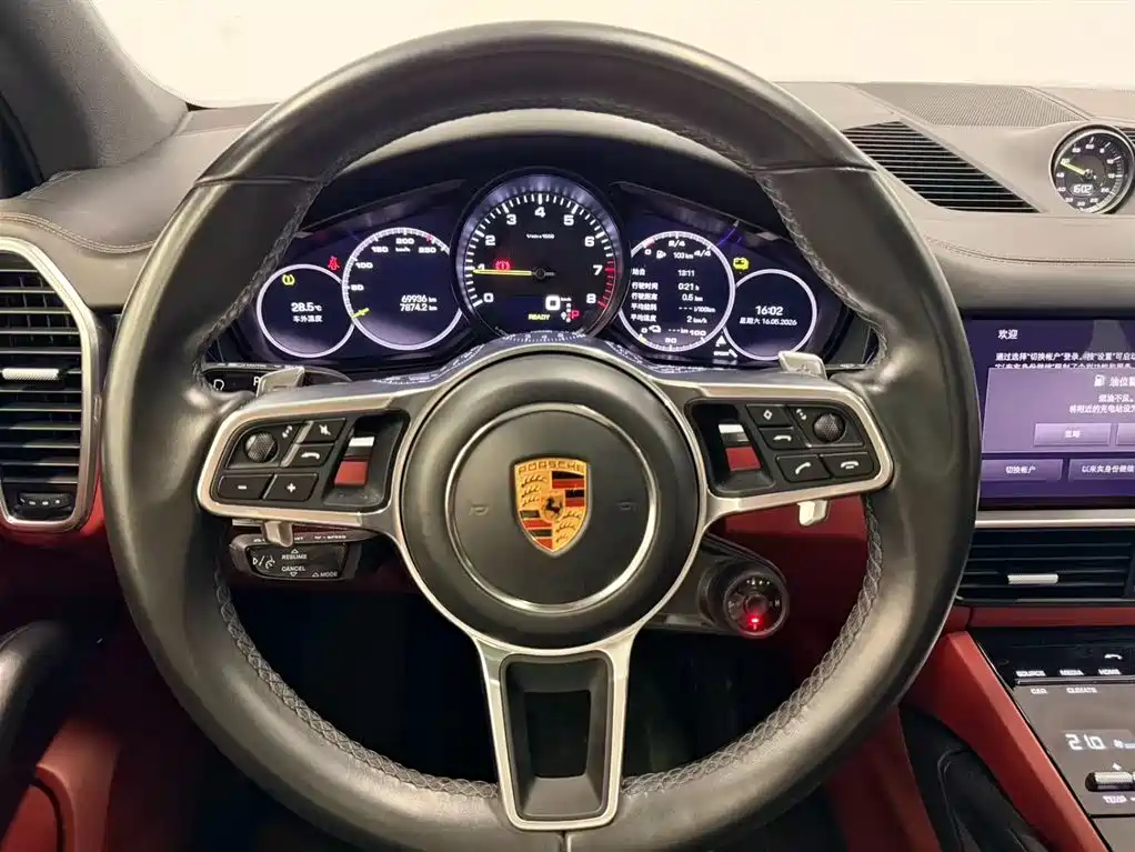 Porsche Cayenne New Energy 2022 Cayenne E-Hybrid 2.0T Platinum Edition фото 16